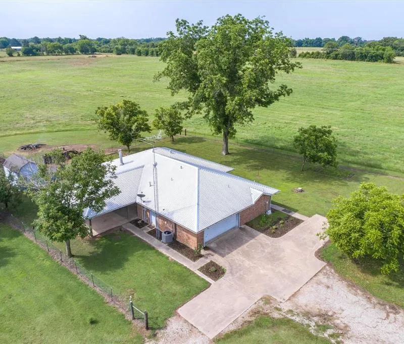 290 Vz County Road 3222, Wills Point TX 75169