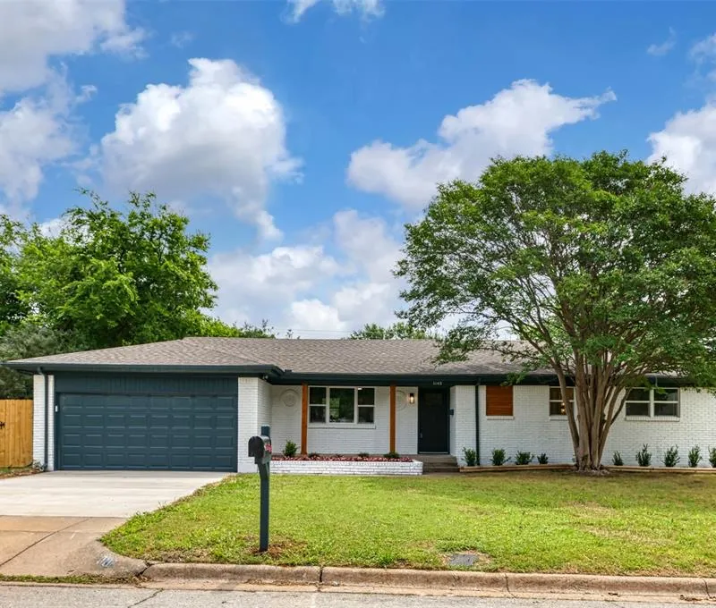 1140 Cavender Drive, Hurst TX 76053