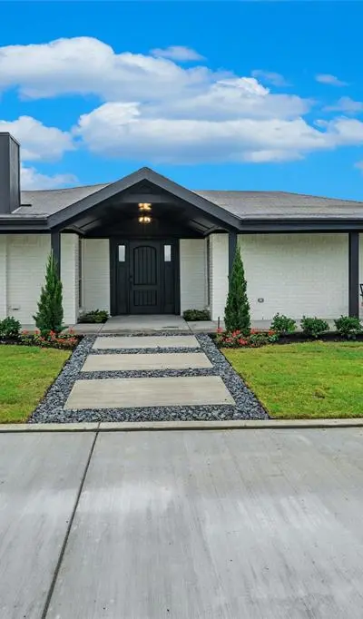 5463 Kelly Drive, Roanoke TX 76262
