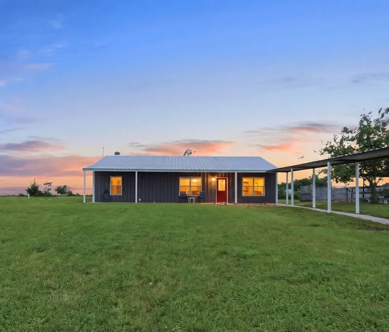 1234 County Road 1013, Wolfe City TX 75496