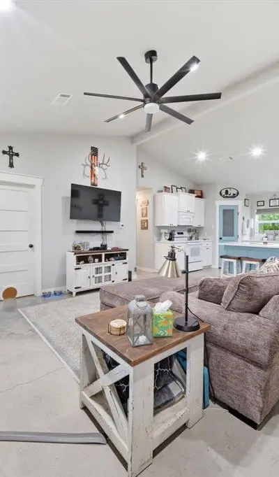 1234 County Road 1013, Wolfe City TX 75496 - Photo 3