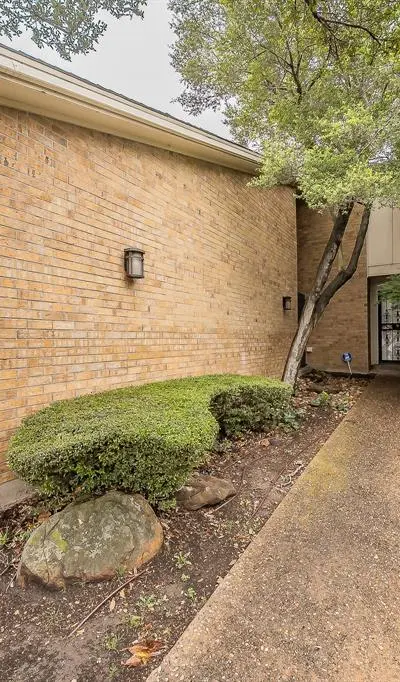 3704 Hulen Park Drive, Fort Worth TX 76109 - Photo 2