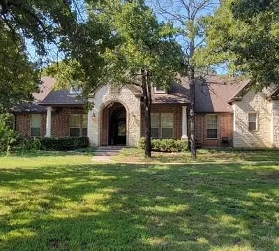735 Sleepy Hollow Lane, Valley View TX 76272