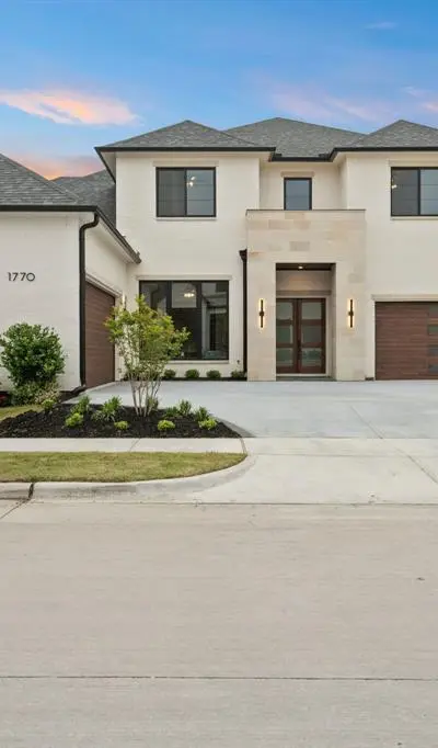 1770 Coopers Hawk Drive, Arlington TX 76005
