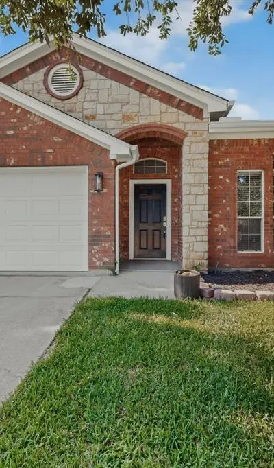 612 Mooney Drive, Saginaw TX 76179