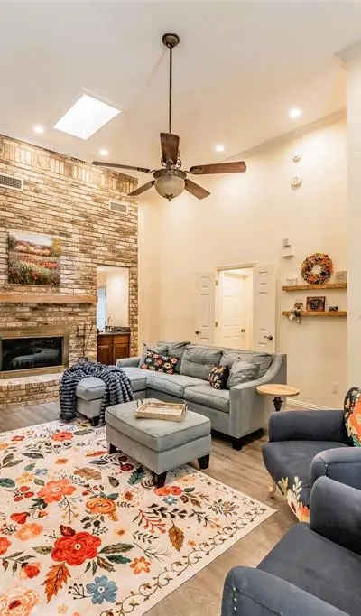 5912 Meadow Wood Lane, Fort Worth TX 76112 - Photo 2