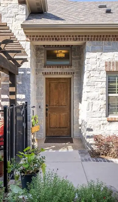 3906 Crested Eagle Way, Arlington TX 76005 - Photo 3