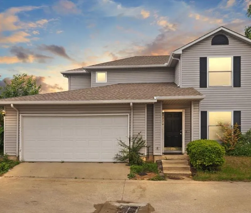 714 Jalisco Plaza, Dallas TX 75211