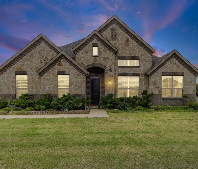 4919 Elizabeth Way, Lone Oak TX 75453