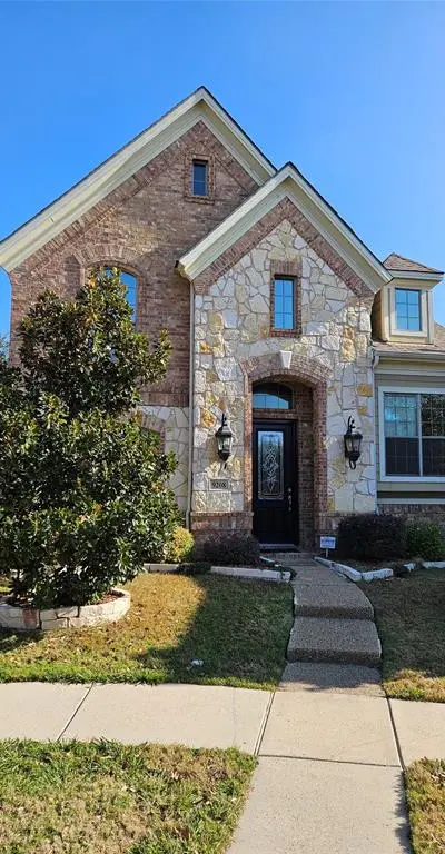 9208 Dillon Trail, Irving TX 75063 - Photo 2