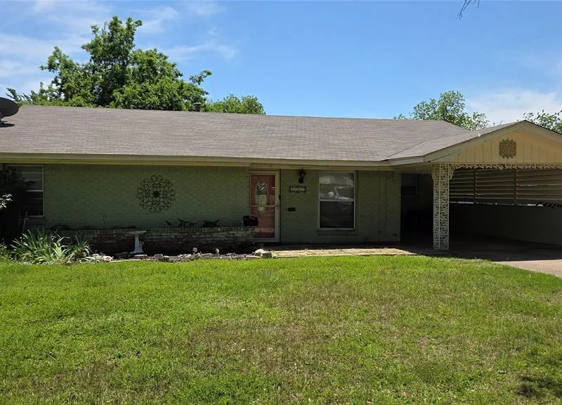 1407 Bonham Street, Commerce TX 75428