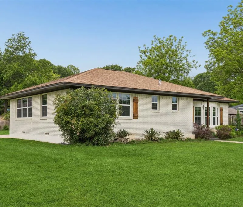 2306 W Five Mile Parkway, Dallas TX 75224
