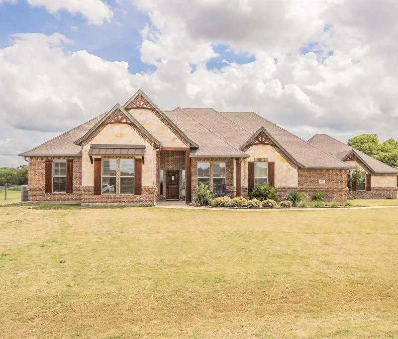 146 Buddy Court, Millsap TX 76066