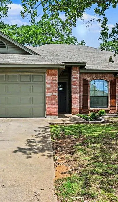 717 Oak Park Drive, Azle TX 76020