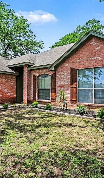 717 Oak Park Drive, Azle TX 76020 - Photo 2