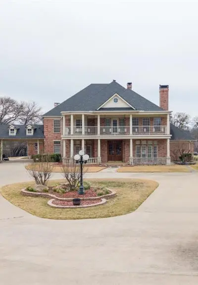 207 Oakridge Trail, Kennedale TX 76060 - Photo 3