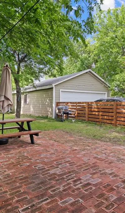 2539 Sharon Street, Dallas TX 75211