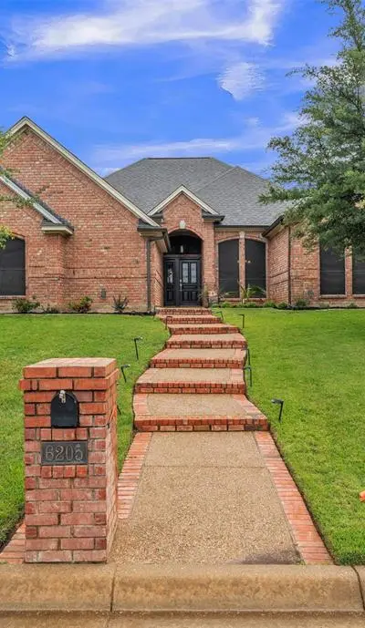 6205 Skylark Circle, North Richland Hills TX 76180 - Photo 2