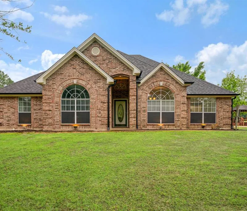 2735 Meadow Lane, Reno TX 75462