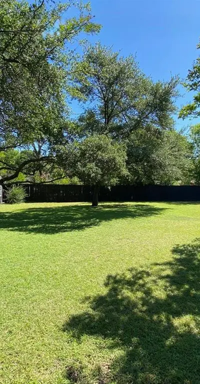 5270 Ponderosa Circle, Dallas TX 75227 - Photo 2
