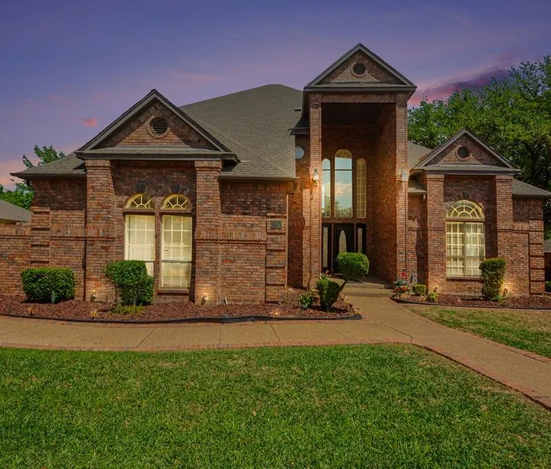 5205 Vicksburg Drive, Arlington TX 76017