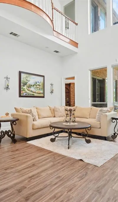 5205 Vicksburg Drive, Arlington TX 76017 - Photo 2