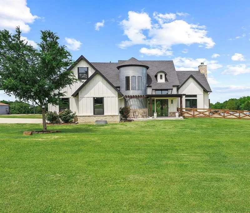 2889 County Road 114, Whitesboro TX 76273