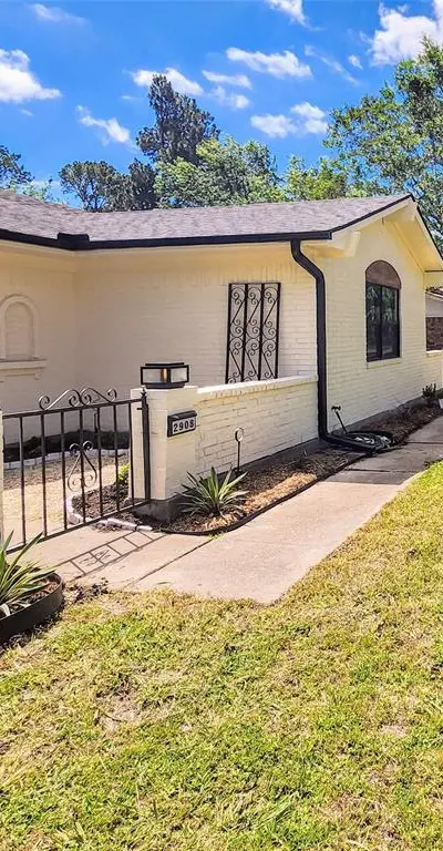 2908 Washington Street, Commerce TX 75428 - Photo 3