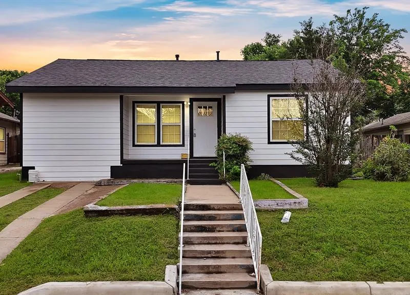 3449 Gordon Avenue, Fort Worth TX 76110