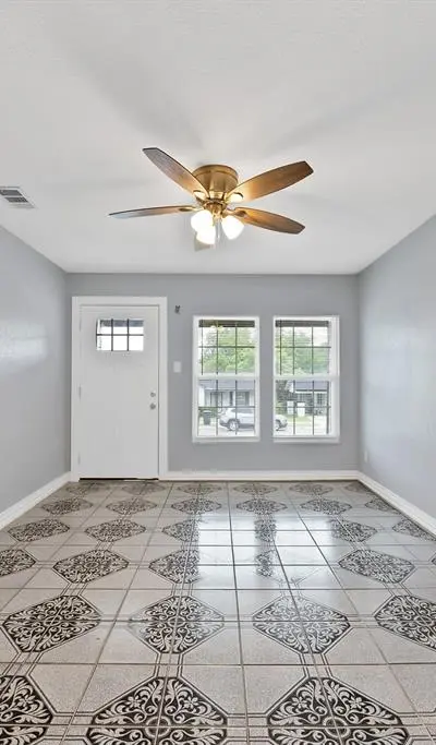 3449 Gordon Avenue, Fort Worth TX 76110 - Photo 3