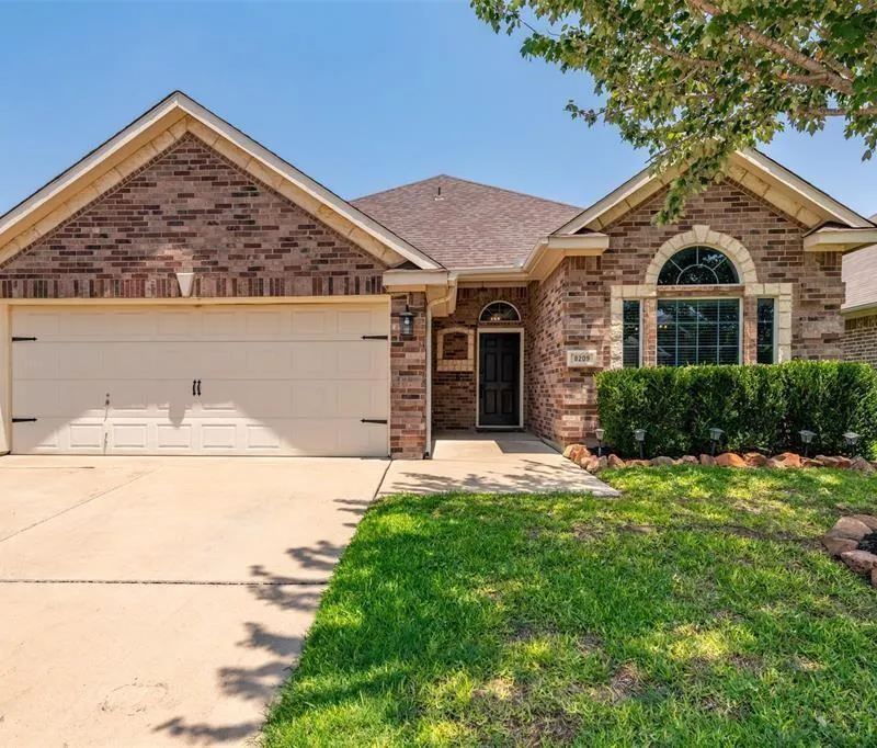 8209 Trinity Vista Trail, Fort Worth TX 76053