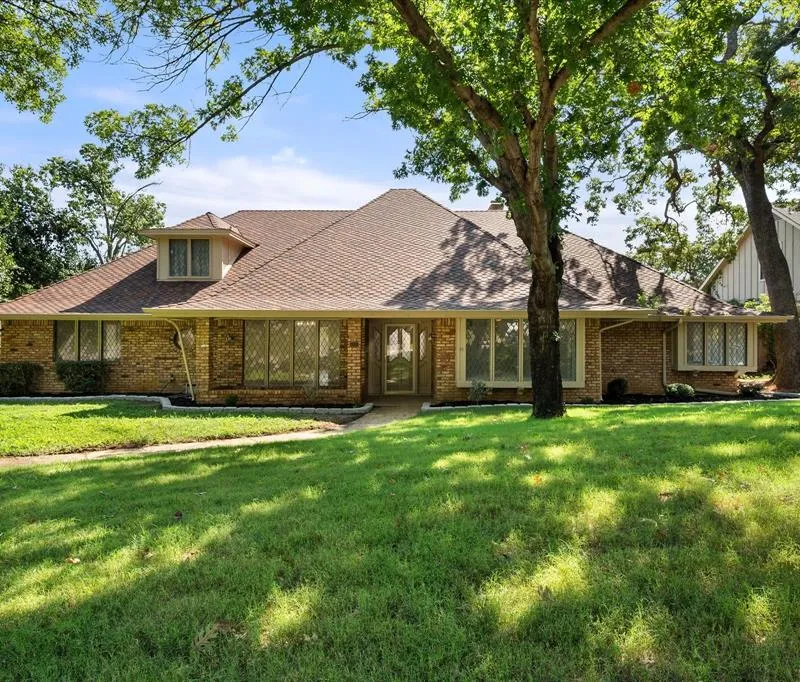 1801 High Vista Court, Fort Worth TX 76112