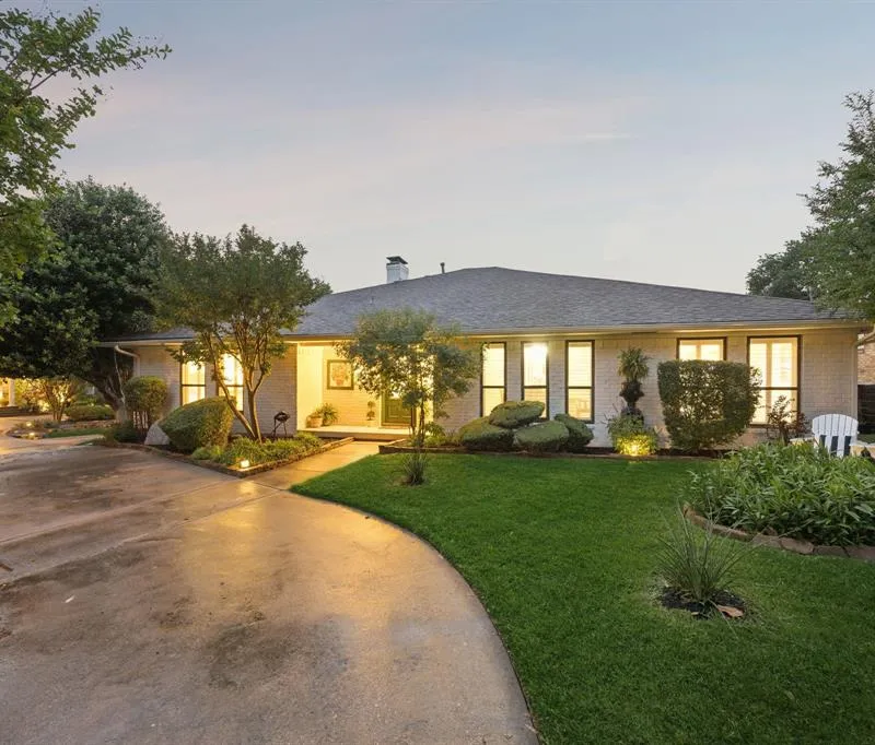 8721 Lacrosse Drive, Dallas TX 75231