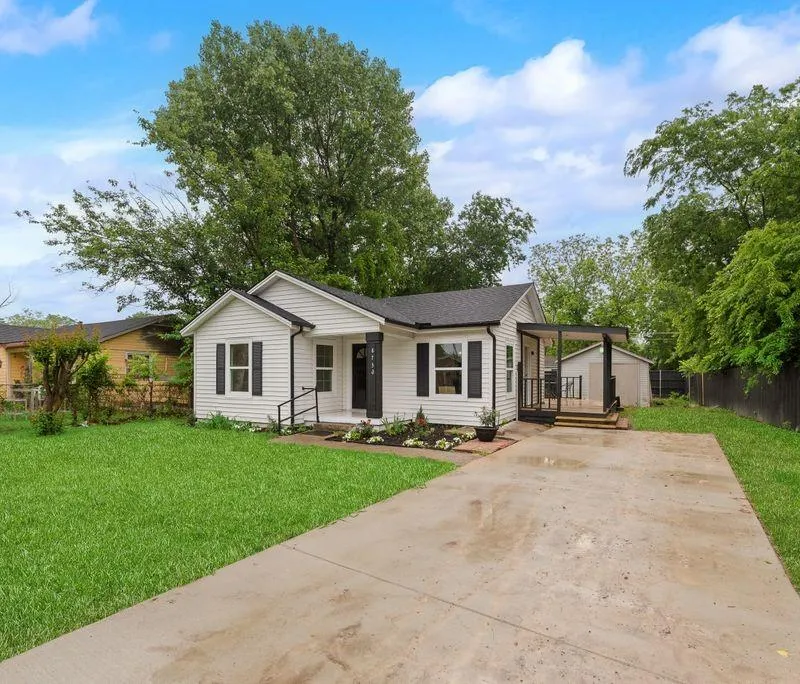 8736 Comer Drive, Dallas TX 75217