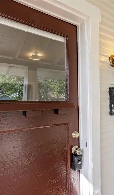 1212 Hawthorne Avenue, Fort Worth TX 76110 - Photo 2