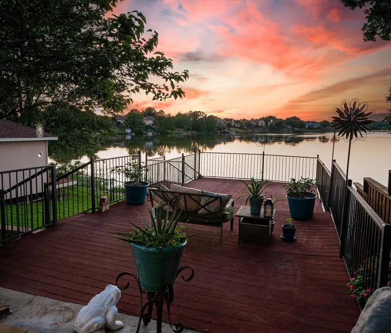 1303 Lakeshore Drive, Irving TX 75060