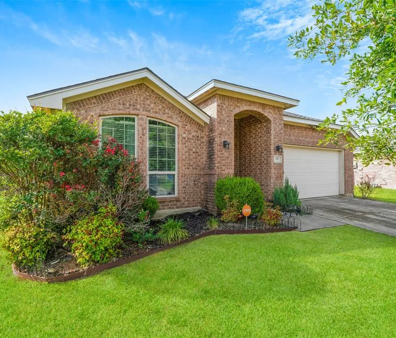 945 Abigale Lane, Dallas TX 75253