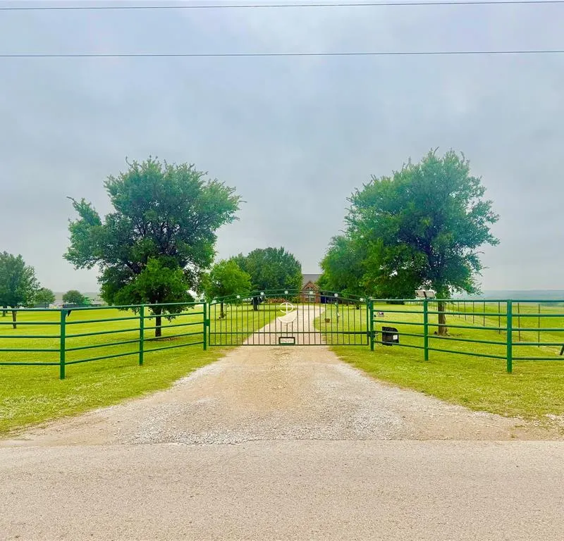 14717 Burns Branch Road, Krum TX 76249