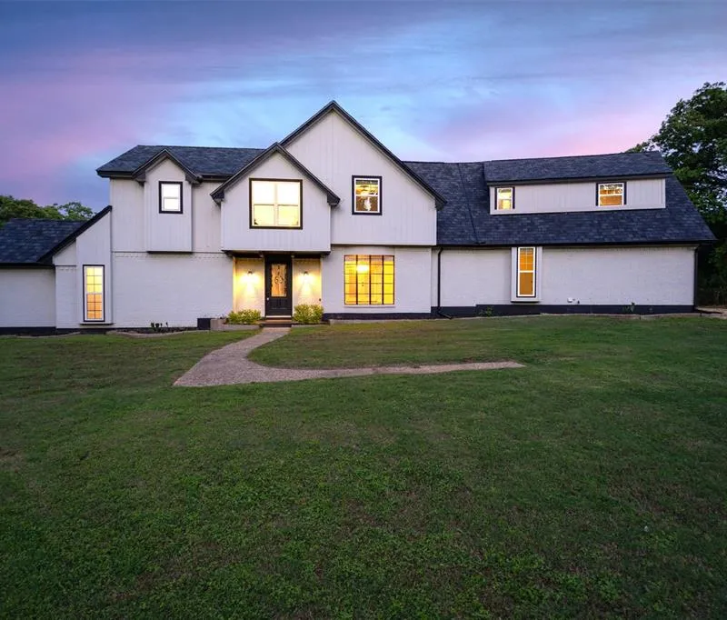 7511 Willow Oak Lane, Arlington TX 76001