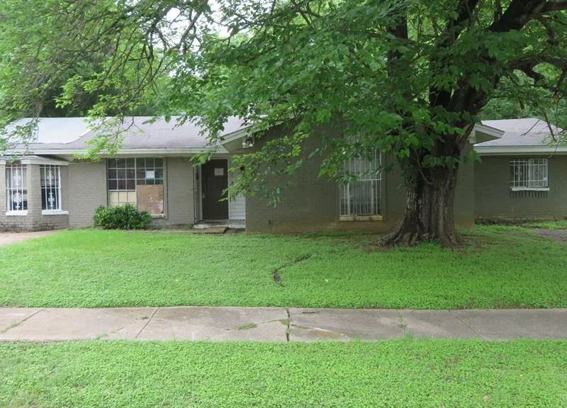 6525 Palm Island Street, Dallas TX 75241