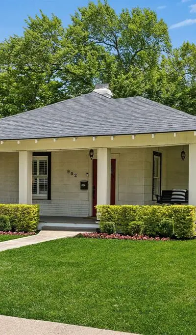 902 N Edgefield Avenue, Dallas TX 75208 - Photo 2