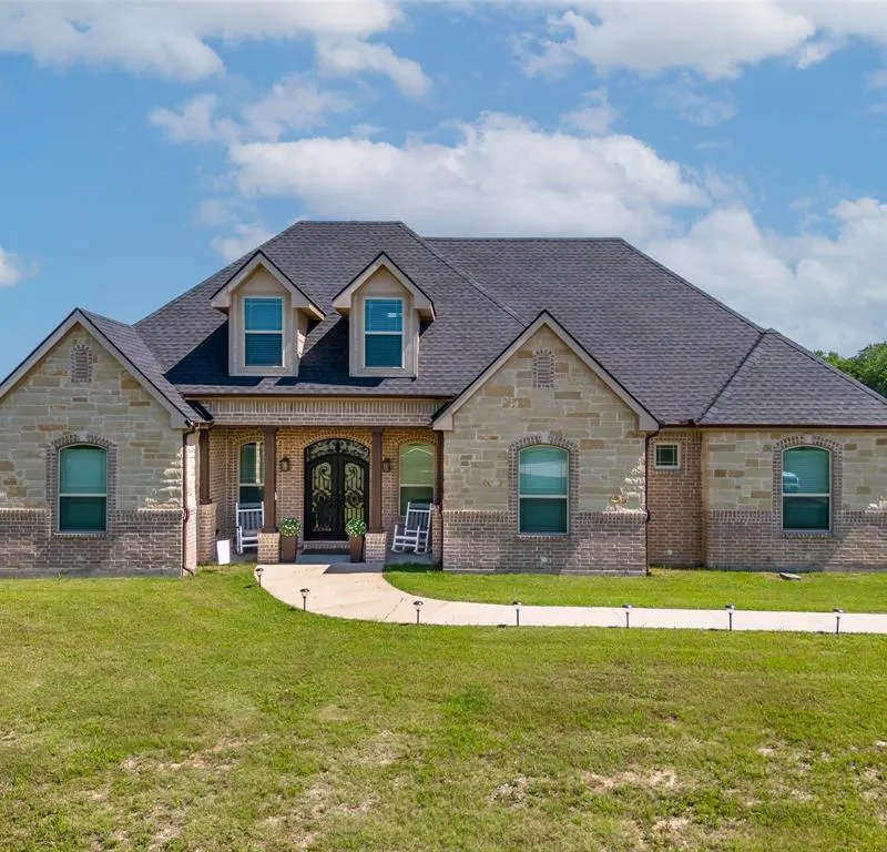 1221 FM 272, Leonard TX 75452