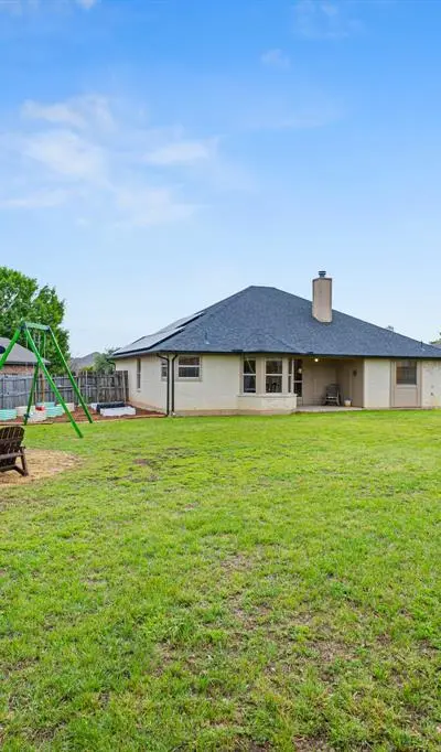 101 Saint James Court, Rhome TX 76078 - Photo 3