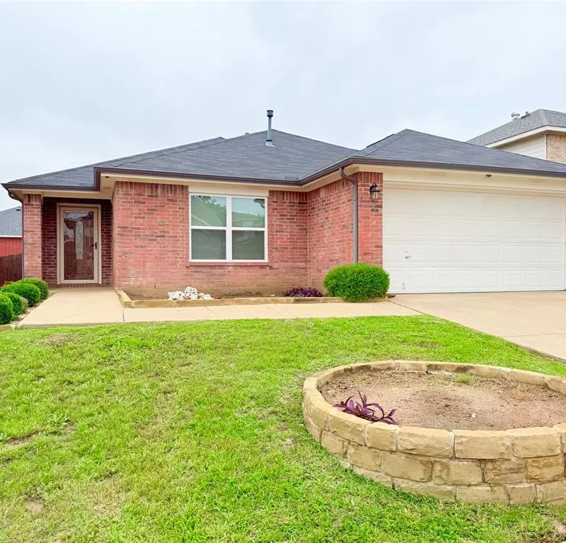 6741 Red Rock Trail, Watauga TX 76137
