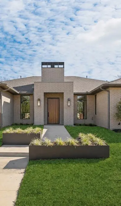 3832 Blue Trace Lane, Farmers Branch TX 75244 - Photo 2