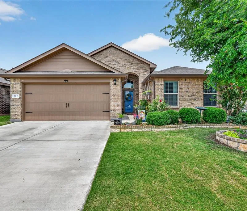 833 Rutherford Drive, Crowley TX 76036