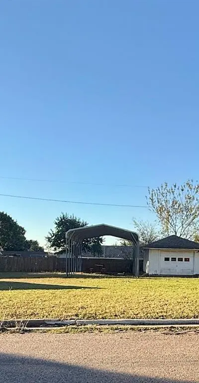 300 Denton Court, Collinsville TX 76233 - Photo 4