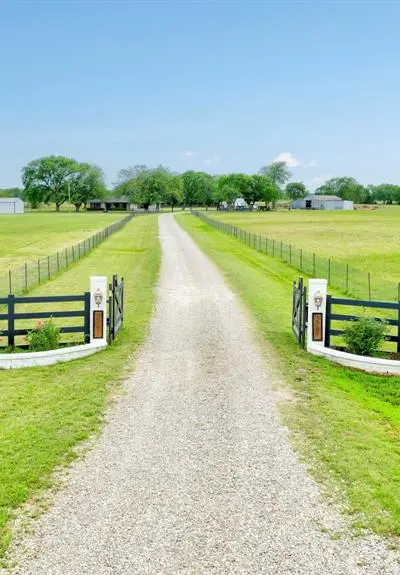 3781 Fm 151, Whitewright TX 75491