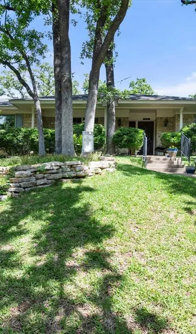 2213 Shadywood Court, Arlington TX 76012
