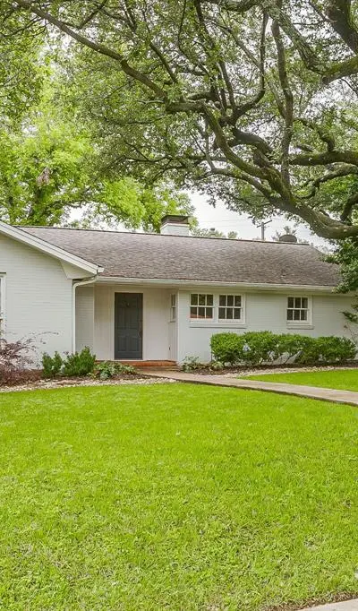 2013 Huntington Lane, Fort Worth TX 76110